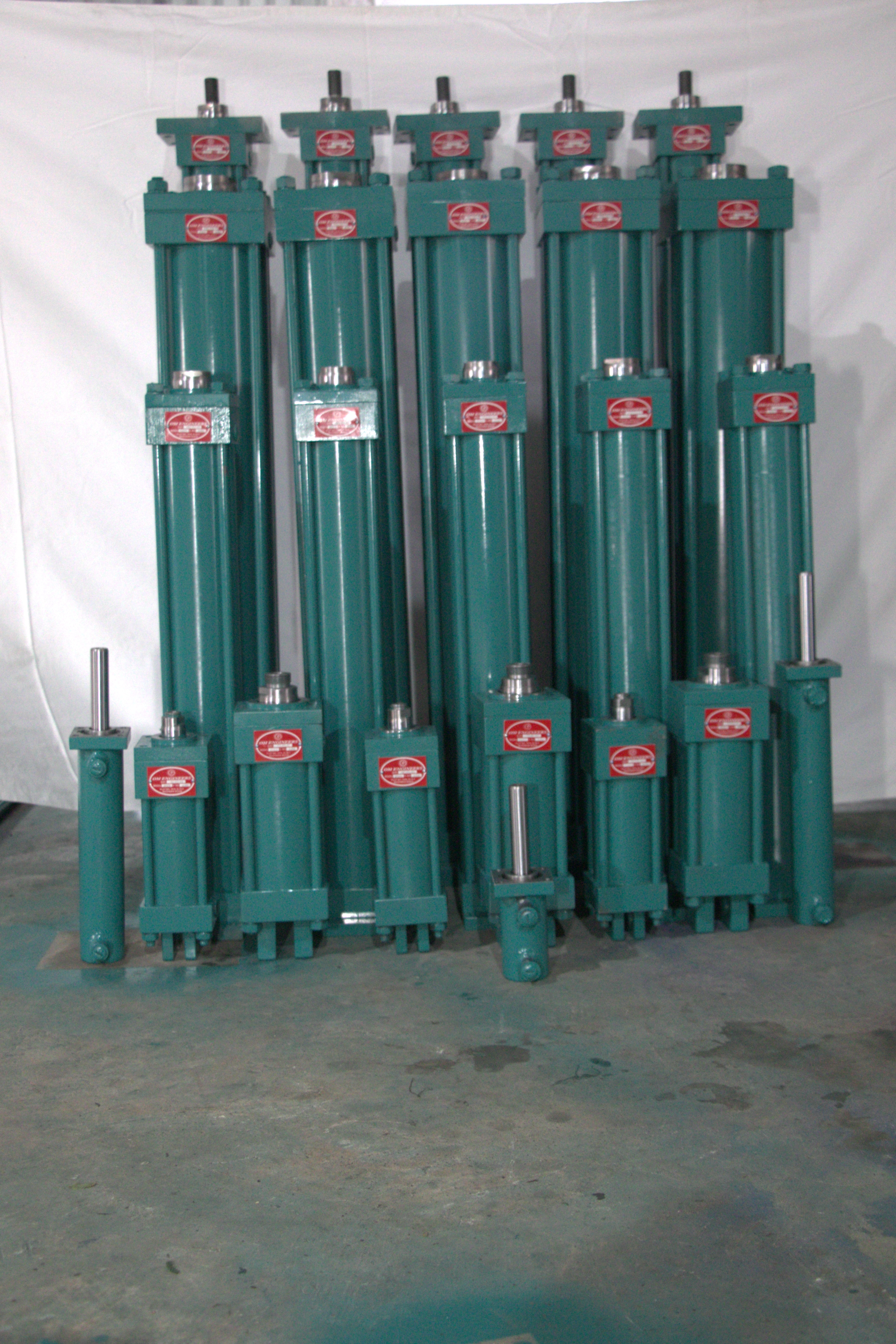 Hydraulic cylinder — OM Engineers