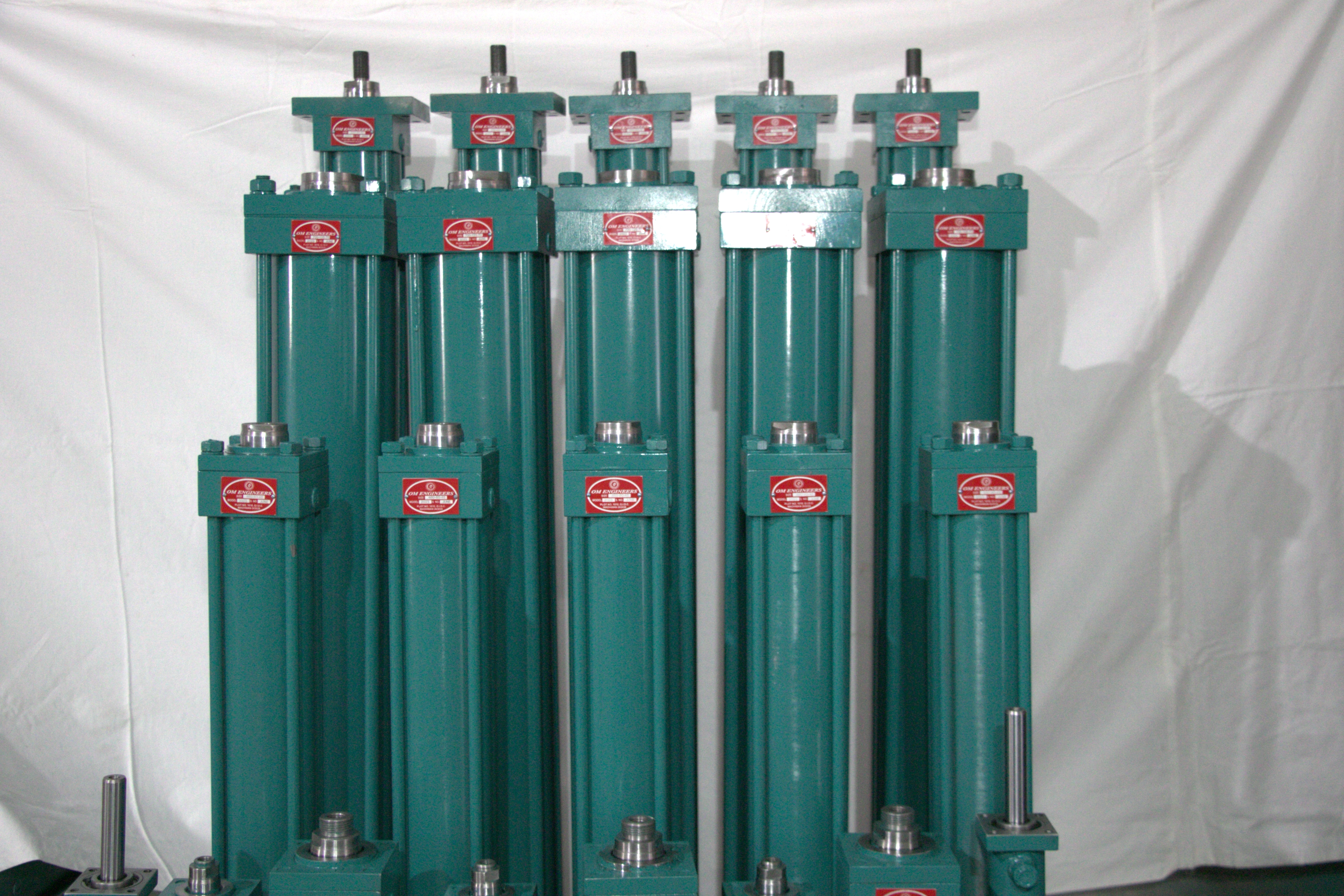 Hydraulic cylinder — OM Engineers